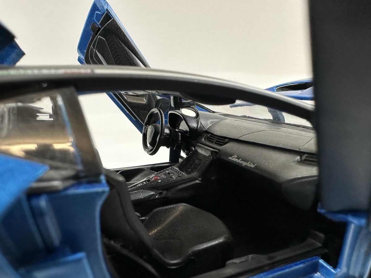 Maisto Modellautos: Lamborghini Centenario 1:18, blau-schwarz, MAISTO – Gebraucht aus Zofingen von rf9_x2xt 6