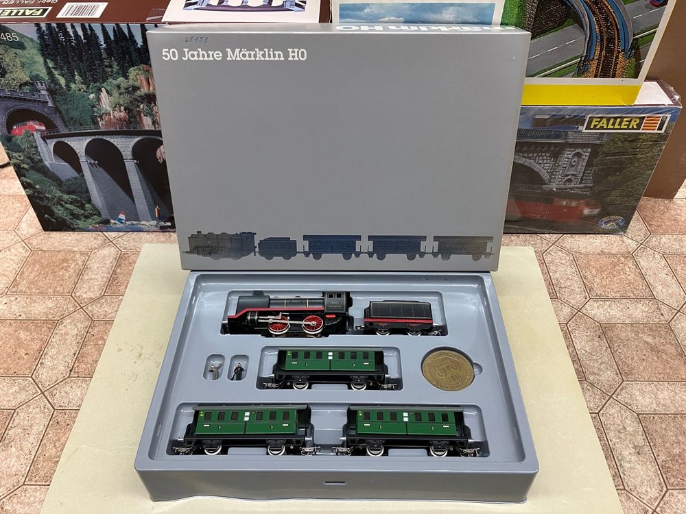 Coffret Märklin HO 50 Jahre Numéro 050 - Locos Vapeur Et électrique Avec Certificat, NEUF