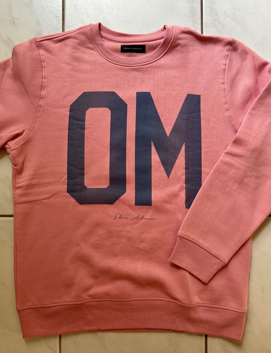 Maglioni & Felpe: Eden Ashram pink sweater Om Size L New – Nuovo e nell'imballaggio originale da Füllinsdorf venduto da MaiiaM