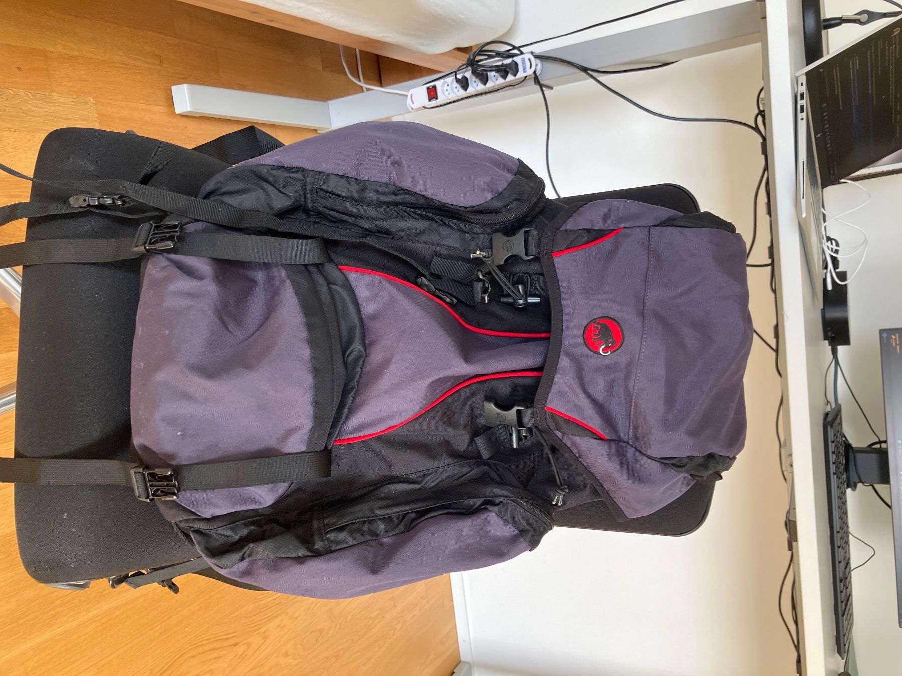 Mammut Zaini: MAMMUT Trekkingrucksack 50 L – Usato da Bern venduto da mil_j978