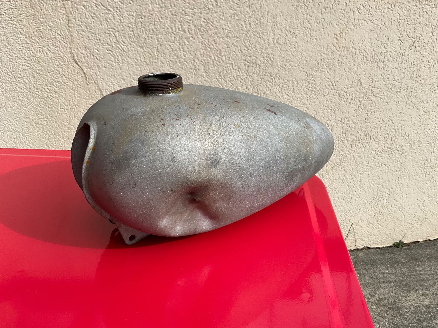 Sonstiges Fahrzeugzubehör: Mofa Tank - Model nicht bekannt – Defekt aus Nussbaumen AG von Mustang66