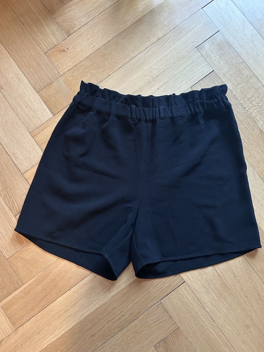 Only Pantaloni: Shorts only (40) schwarz – Usato da Basel venduto da stb_27