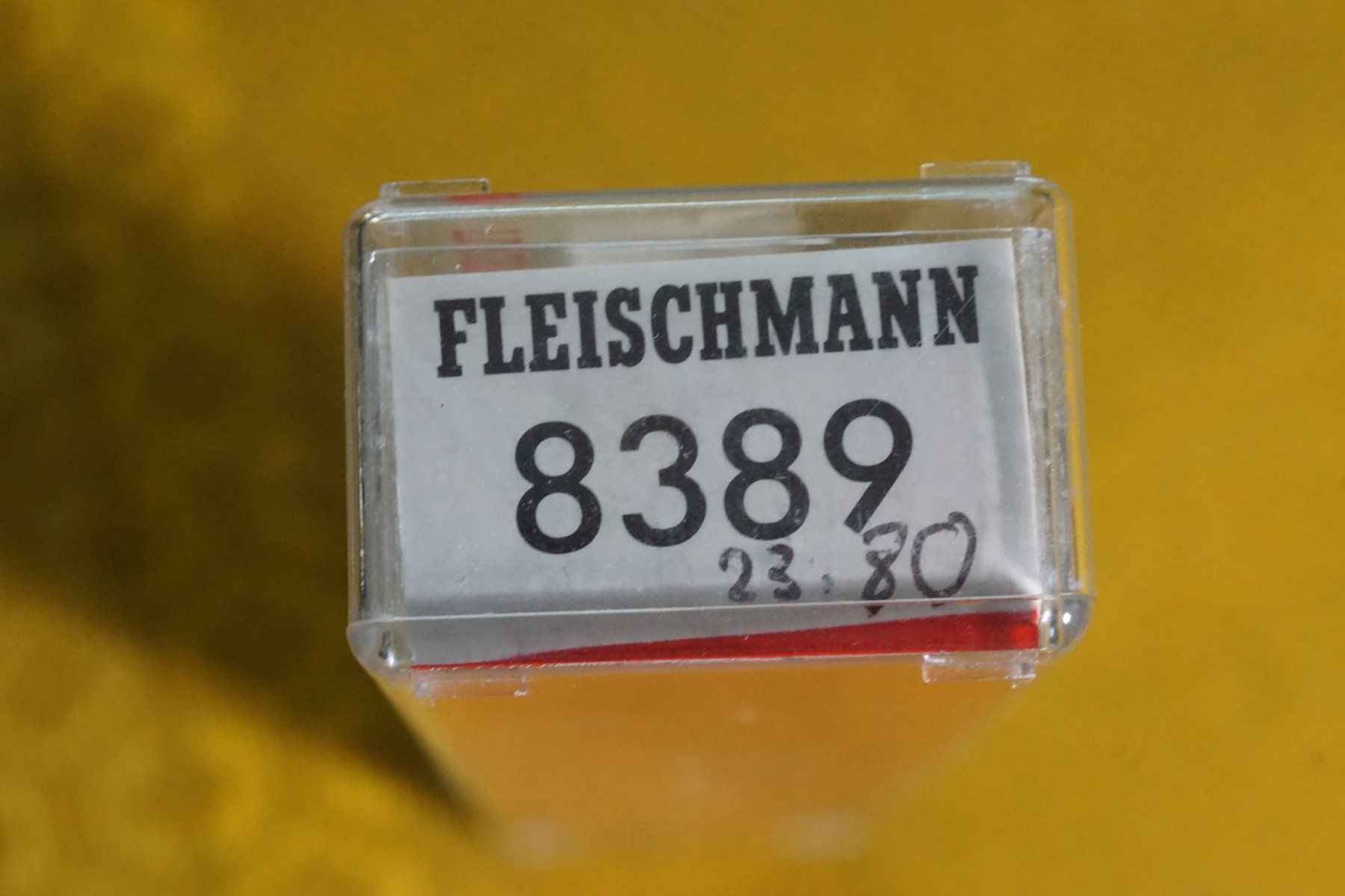 Fleischmann Modellini di ferrovie: Fleischmann Güterwagen Bauknecht Spur N – Usato da Gränichen venduto da iknow 4