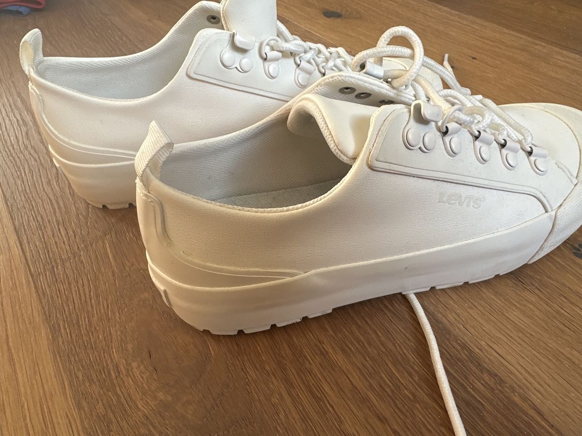 Levi's Herrenschuhe: Levi’s Ortholite Sneakers – Neu (gemäss Beschreibung) aus Liestal von ell_6xc7 2
