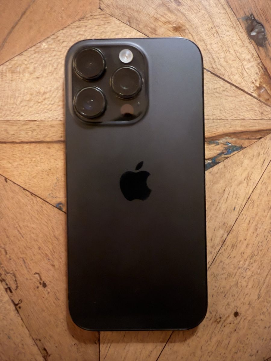 Apple Handys / Smartphones: iPhone 16 Pro 256GB Black Titanium – Gebraucht aus Zürich von rya_6yd5