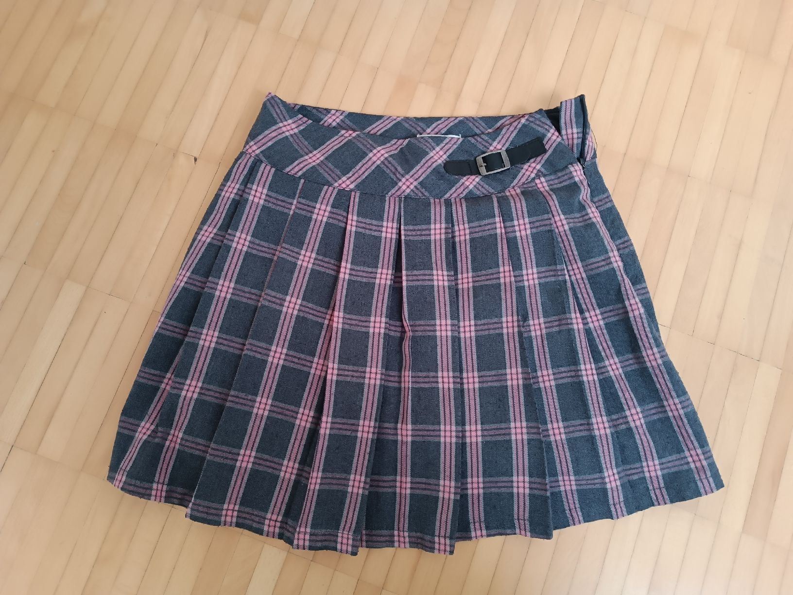 Lotti & Set di vestiti: 24-teiliges Kleiderset – Usato da Basel venduto da mon_7m8h 5