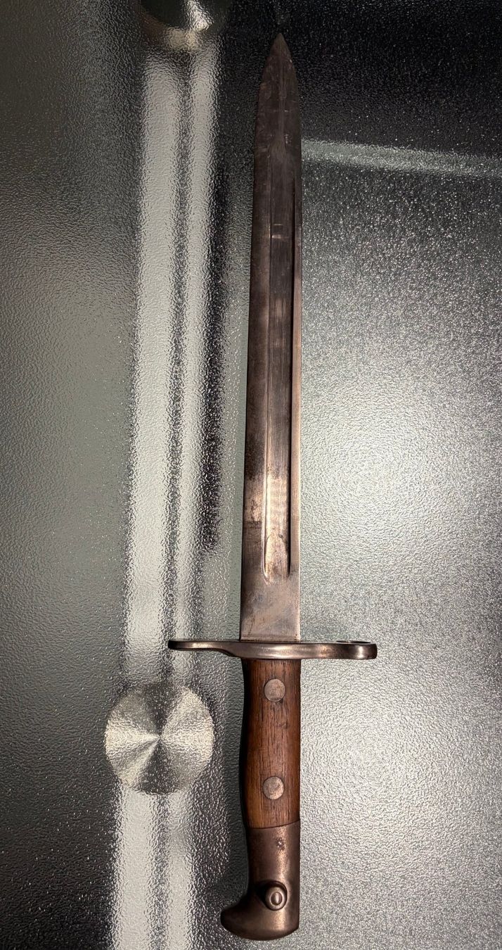 Armée suisse Armes blanches: Bajonett 40cm. inkl. Scheide und Traggurt – D'occasion à Aarwangen par concorde58 1