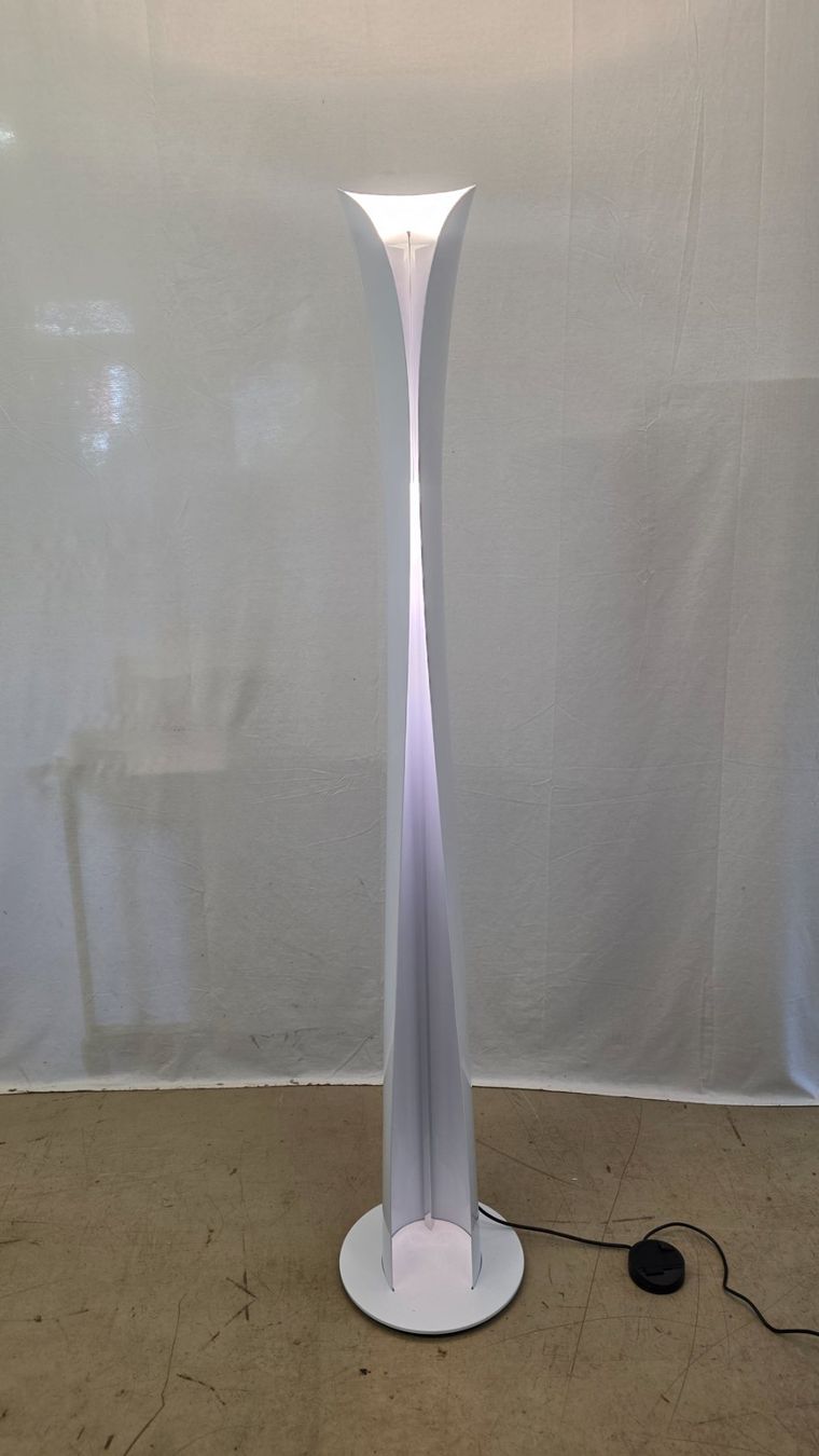 Artemide Lampade: Artemide "Cadmo" Stehleuchte - 09/09 – Usato da Au ZH venduto da BrockiAu 6