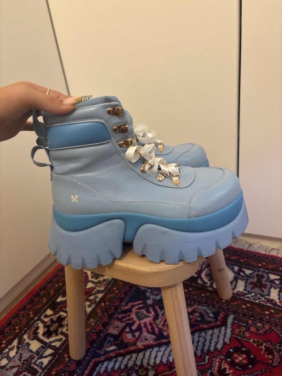 Scarpe da donna: Koi x Melanie Martinez bottes bleues – Usato da Pully venduto da miss3shai