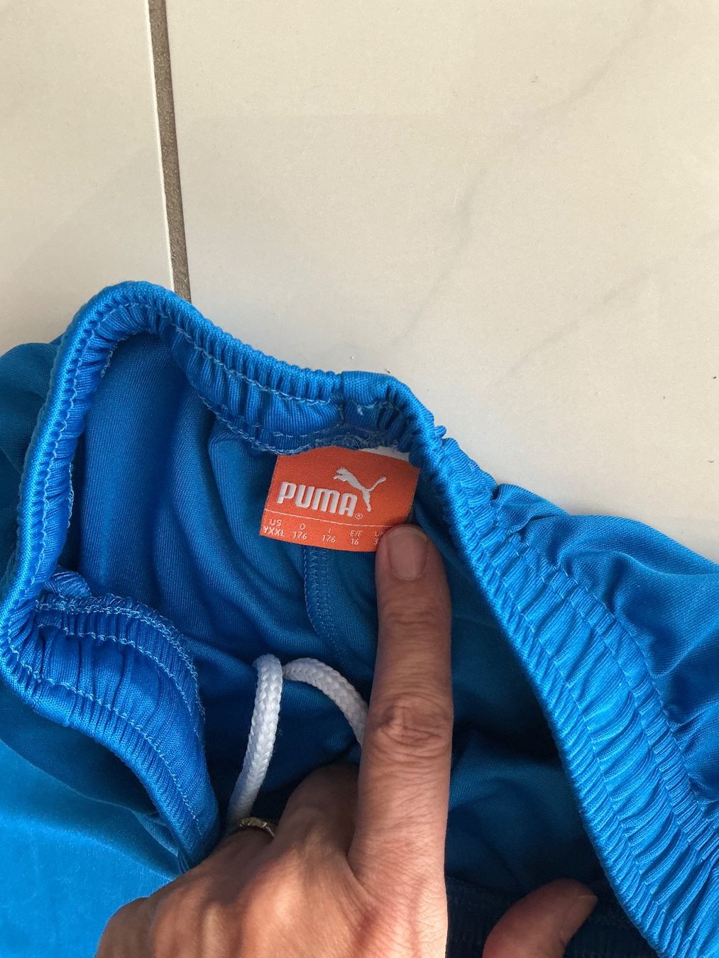 Puma Hosen: Puma Turnhose Gr.176 – Gebraucht aus Biel-Benken BL von Sahra1 2