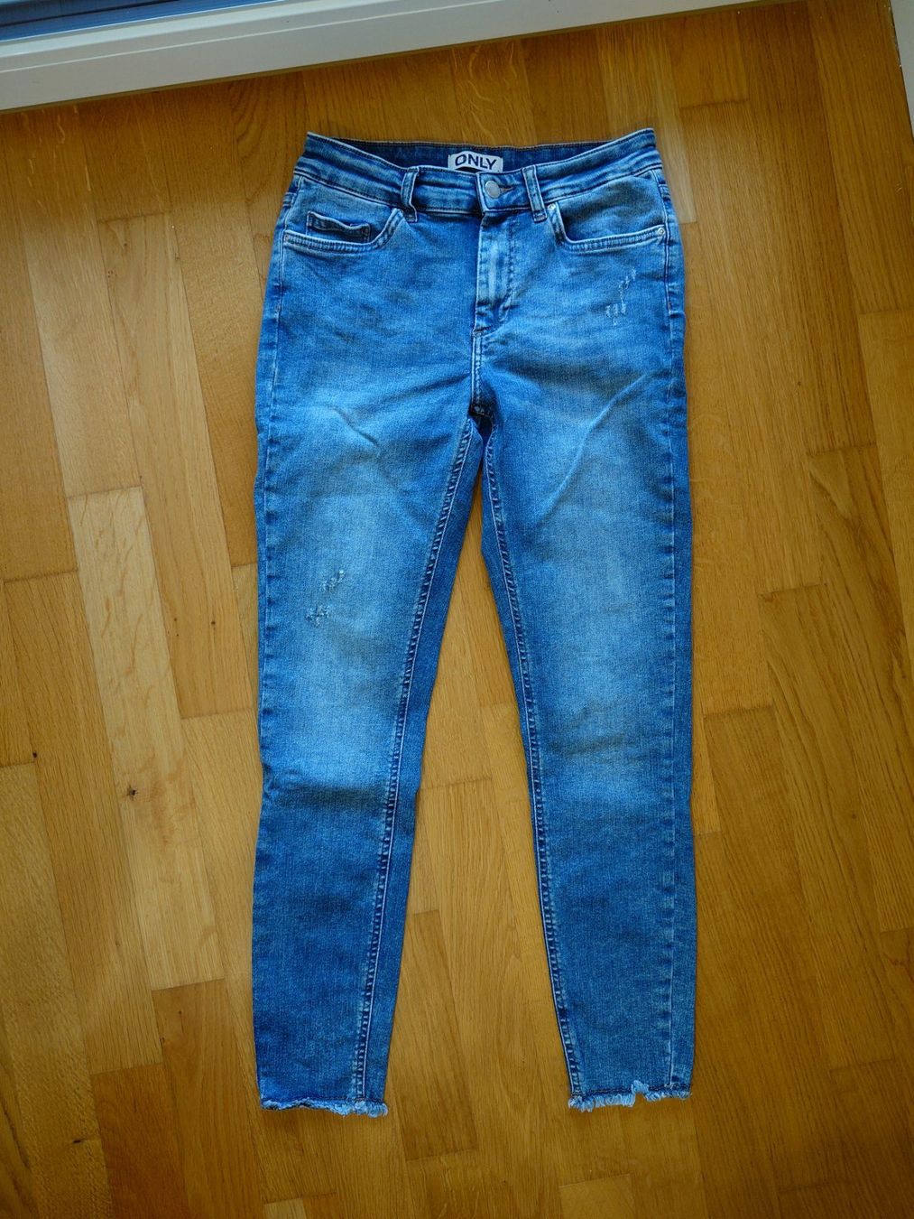 Only Jeans: ONLY Jeans ONLBLUSH  Midwaist | M/32 – Usato da Muri AG venduto da komich4