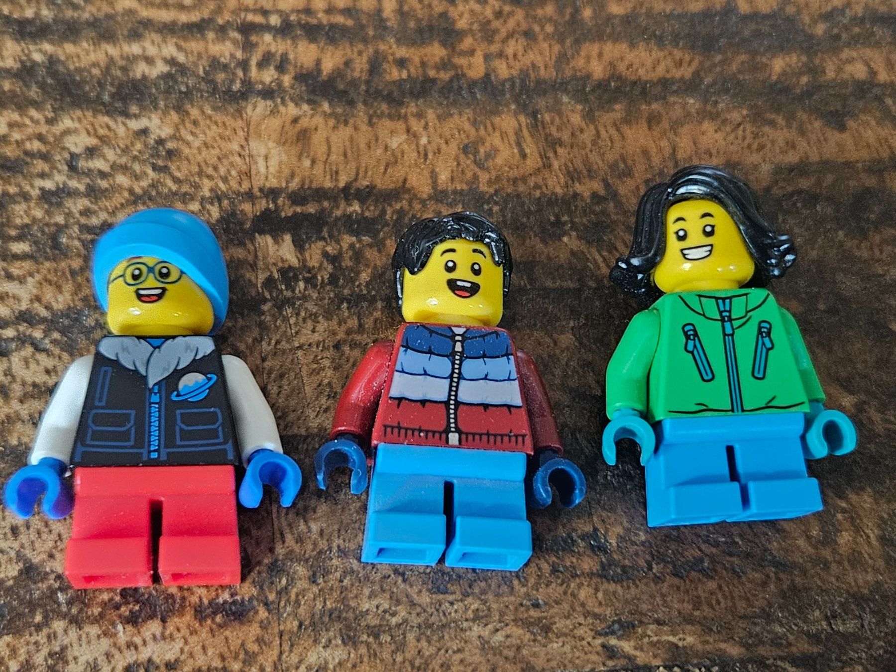 Lego Kit di costruzioni: lego lot de 3 figurines – Usato da Confignon venduto da Ecrofigs