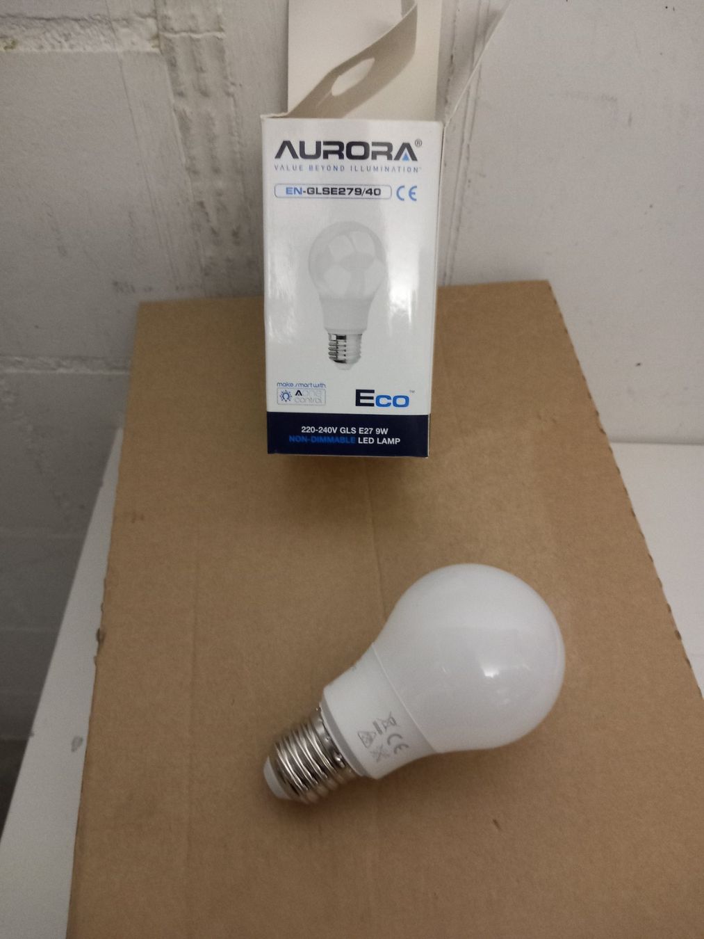 Lampen: LED Lampe E27 9W  4000K – Neu und originalverpackt aus Thun von Beroshop