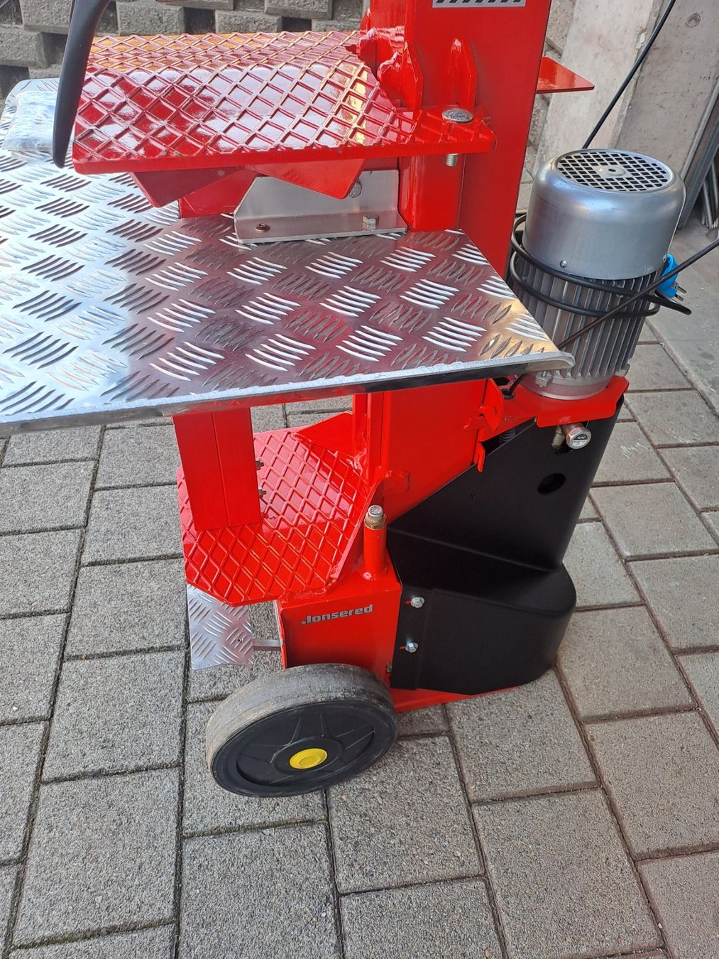 Tutte le macchine: Holzspalter 8.5 Ton – Usato da Grossdietwil venduto da Appaloosa 1
