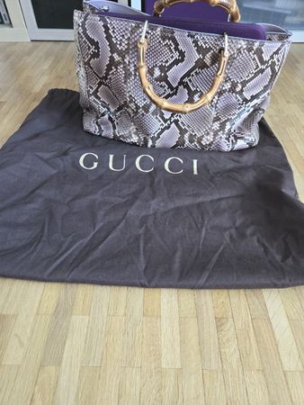 Tolle Gucci Tasche mit Pythonleder