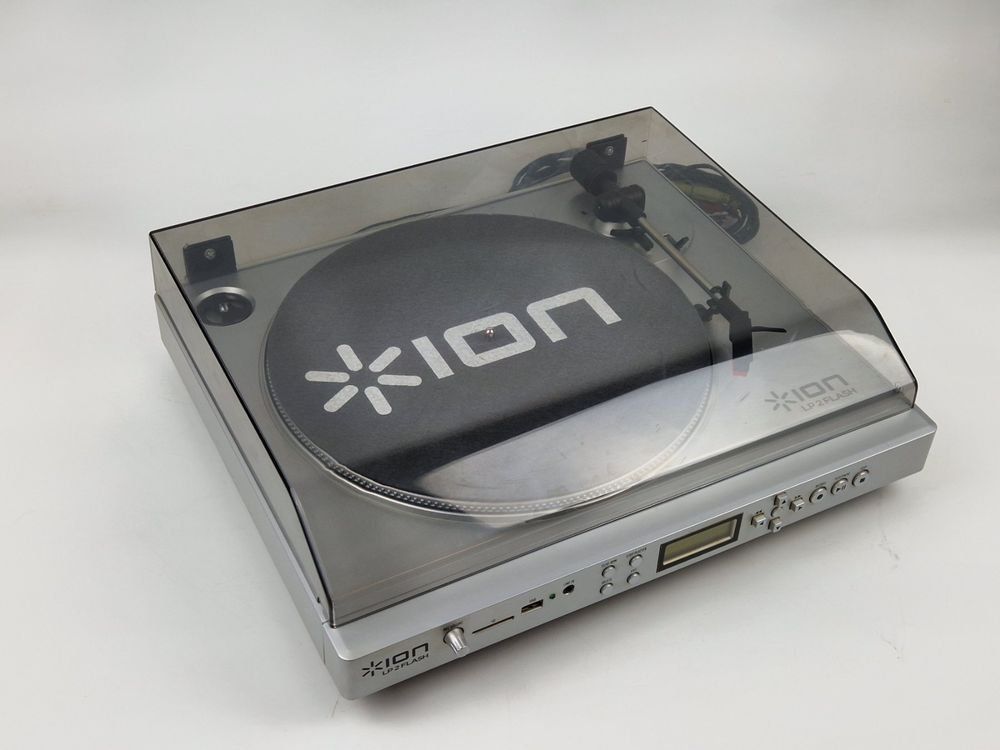 Giradischi: ION LP 2 FLASH Turntable – USB / SD Digitizer - Record – Difettoso da Zürich venduto da TrainLine