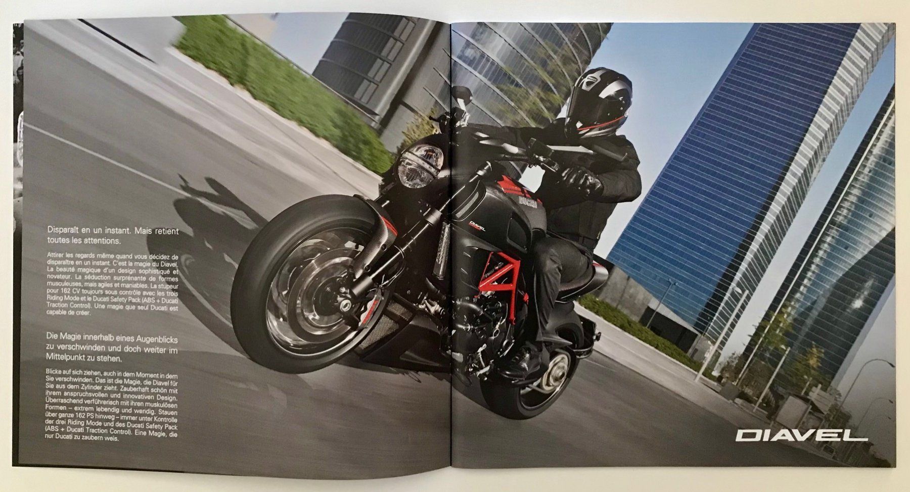 Ducati Documenti: Ducati Prospekt Modelljahr 2011 – Usato da Strengelbach venduto da Omobono 2