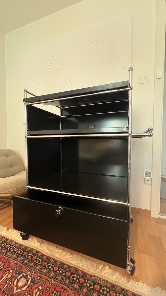 USM Korpus: USM Haller Stehtisch Graphitschwarz – Gebraucht aus Zürich von 8047 3