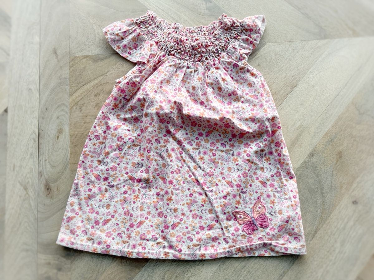 Vestiti & Gonne: Herziges Baumwoll Kleid mit Blümchenmuster, Gr. 98 – Usato da Eggenwil venduto da Lissi82