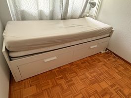 Canapé-lit blanc avec tiroirs IKEA 200cm excellent etat