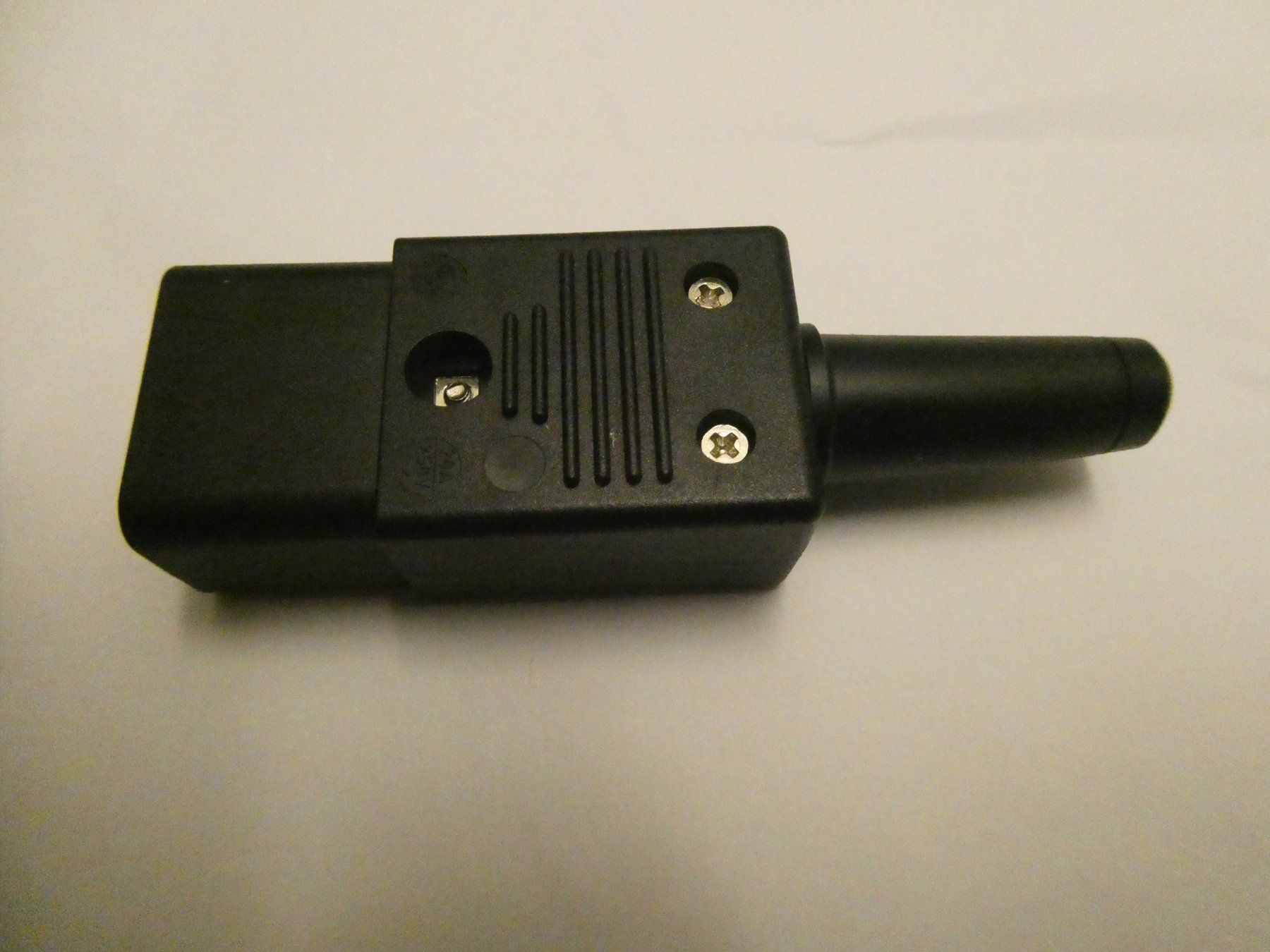 Elektronikbauteile: IEC Kabelstecker C19 – Neu (gemäss Beschreibung) aus Fulenbach von Hach0