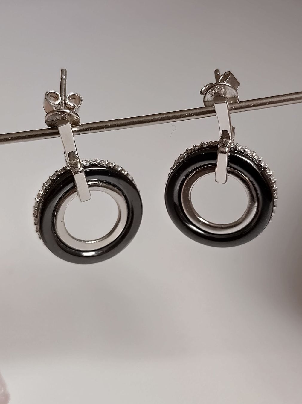 Orecchini pendenti & Orecchini a lobo: OHRRINGE SILBER 925 MIT CERAMIC – Usato da Romanshorn venduto da BoutiqueA