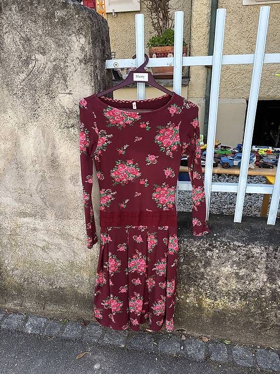 Vestiti: Kleid – Usato da Birsfelden venduto da Wurly