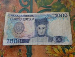 INDONESIE  (D) 1000  Rupiah  Billet