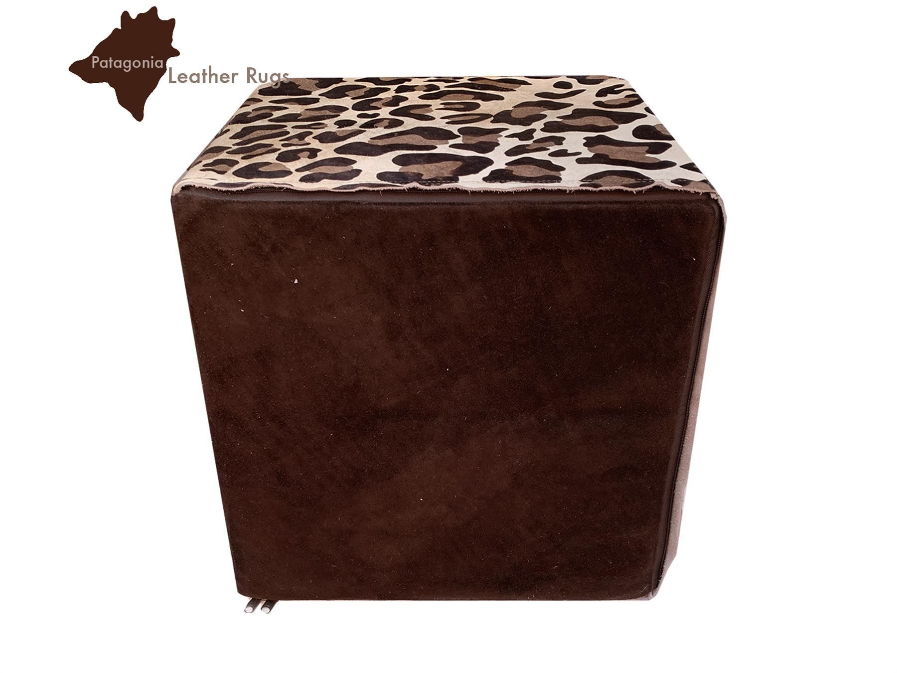 Sgabelli: Kuhfell Hocker Jaguar – Nuovo e nell'imballaggio originale da Arbedo venduto da patagonialeatherrugs 3