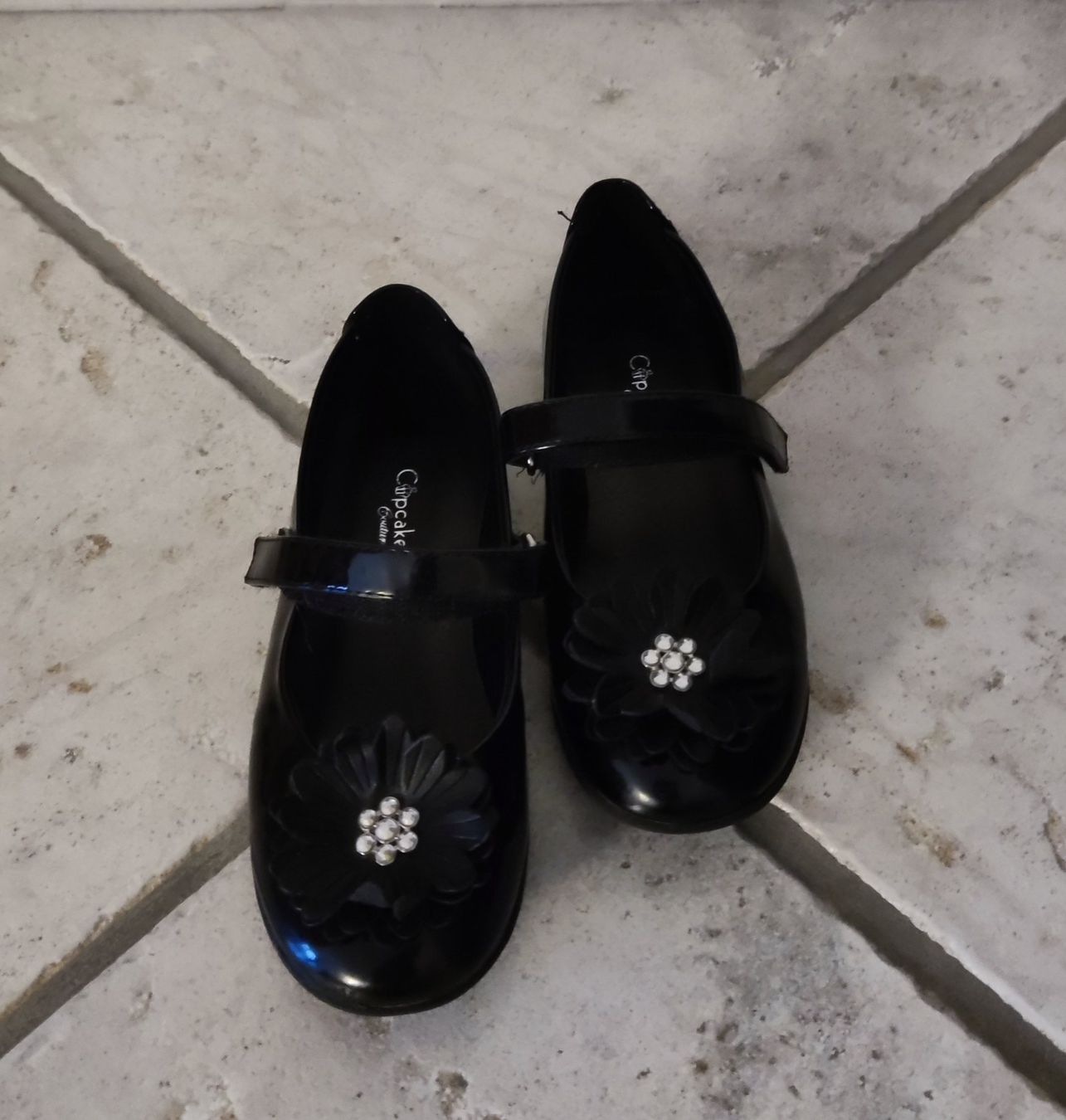 Scarpe per ragazze: Mädchen Schuhe Grösse 28 – Usato da Chur venduto da Rodanisa 1