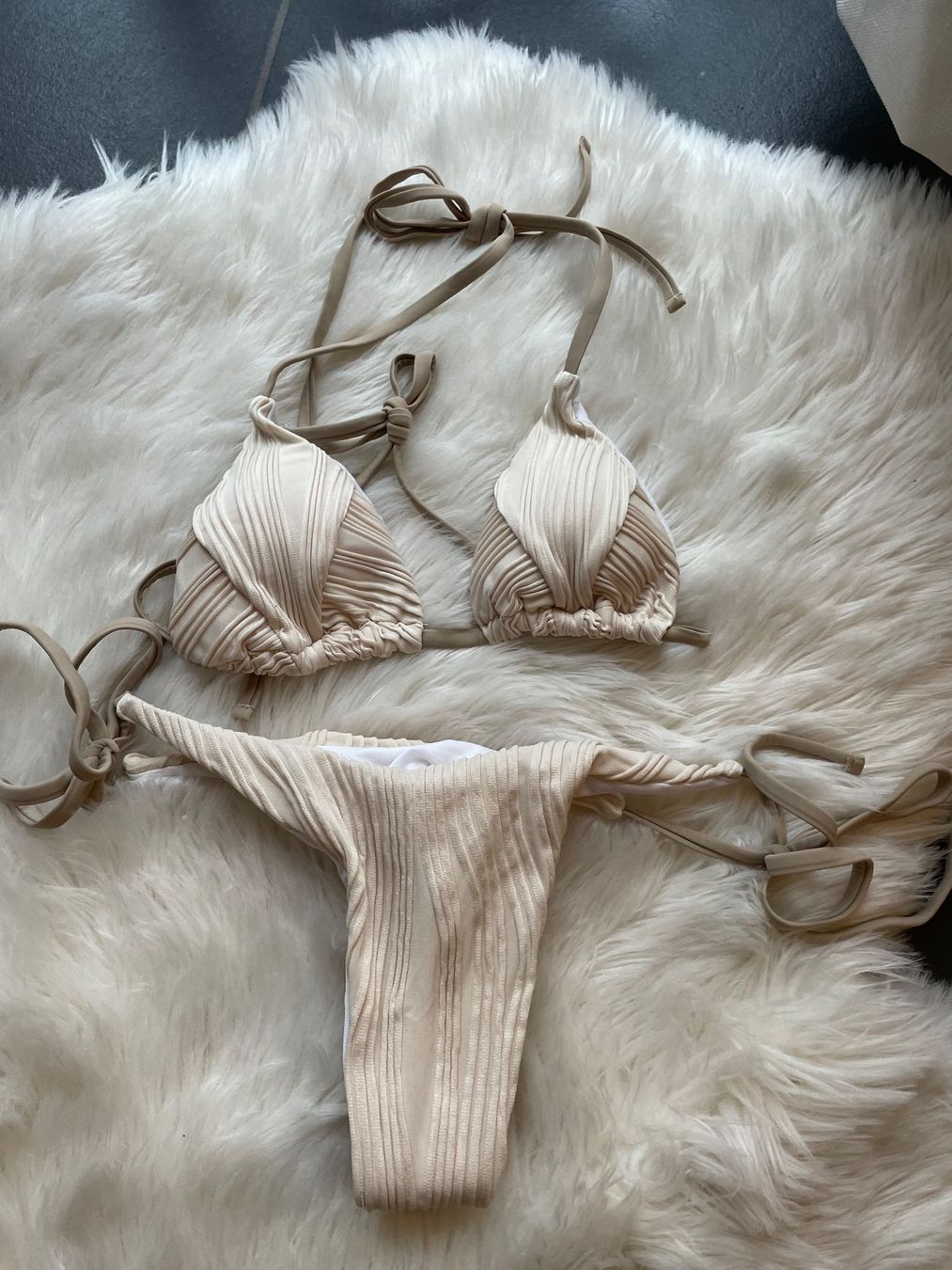 Costumi da bagno & Bikini: Neuer, beiger Bikini mit Struktur, Grösse S – Nuovo (secondo la descrizione) da Dübendorf venduto da ja-m 3