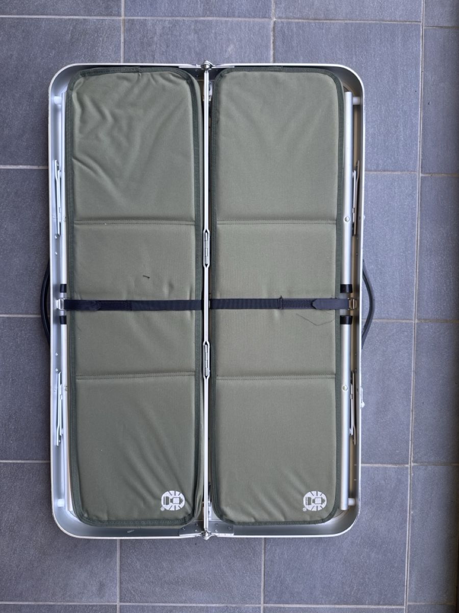 Set de table et chaises: Coleman Table and Bench Set - Folding & Portable!☀️🏕️ – Neuf (Voir description) à Wädenswil par kir_7hdr 6