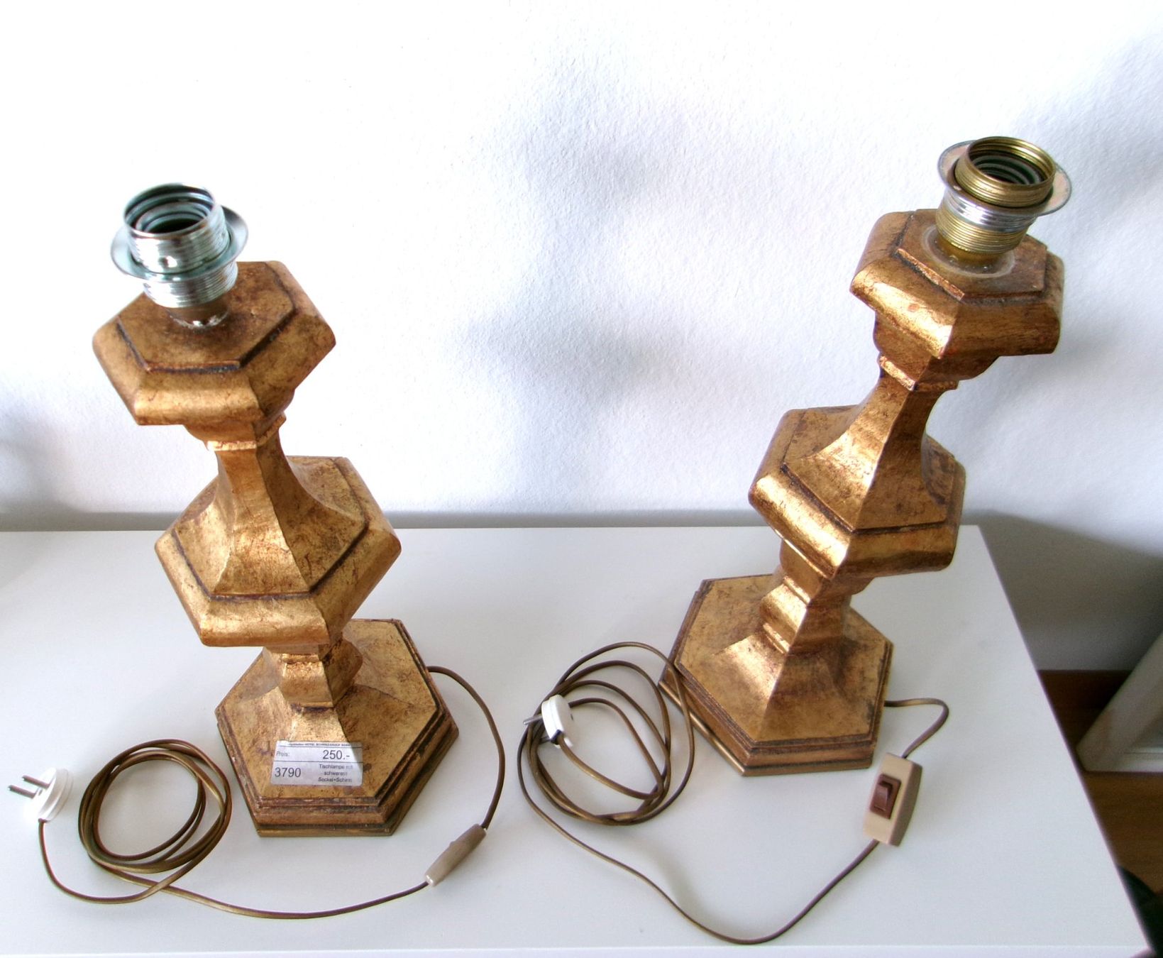 Lampade: Zwei grosse Tischlampen Hotel Schweizerhof Bern – Difettoso da Solothurn venduto da Rangoo 4