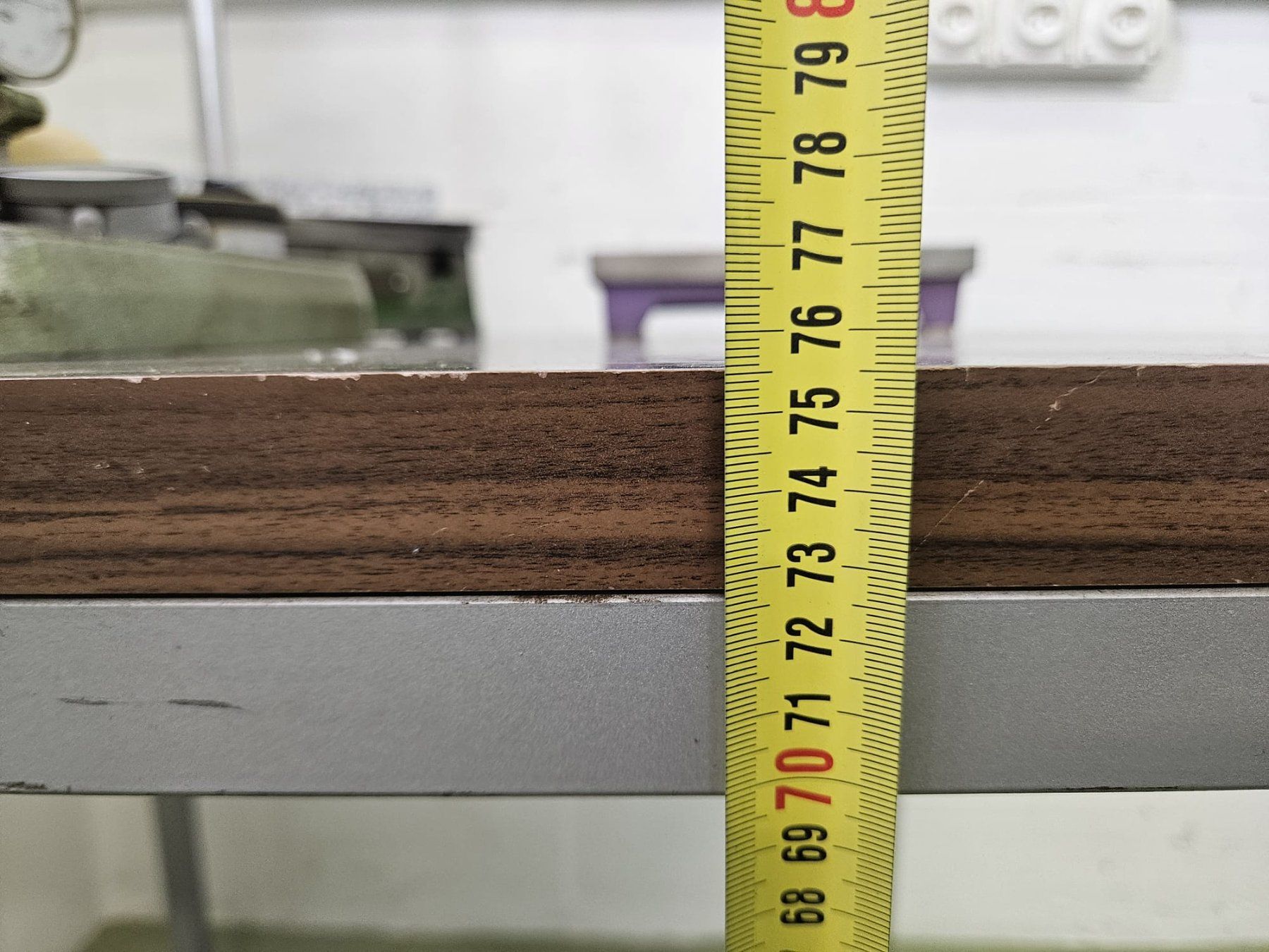 Tavoli: Stahltisch mit Holztablar und Messzubehör – Usato da Winterthur venduto da Moineau_Mechanics 6