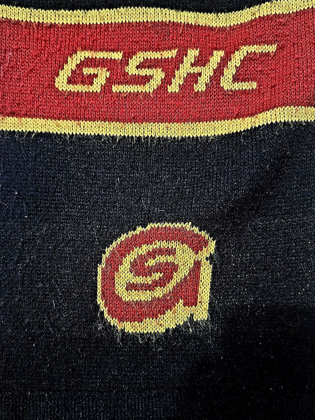 Foulard & Sciarpe: Écharpe GSHC Genève-Servette - logo Retro - Rayée – Usato da Genève venduto da Adrian2892 2