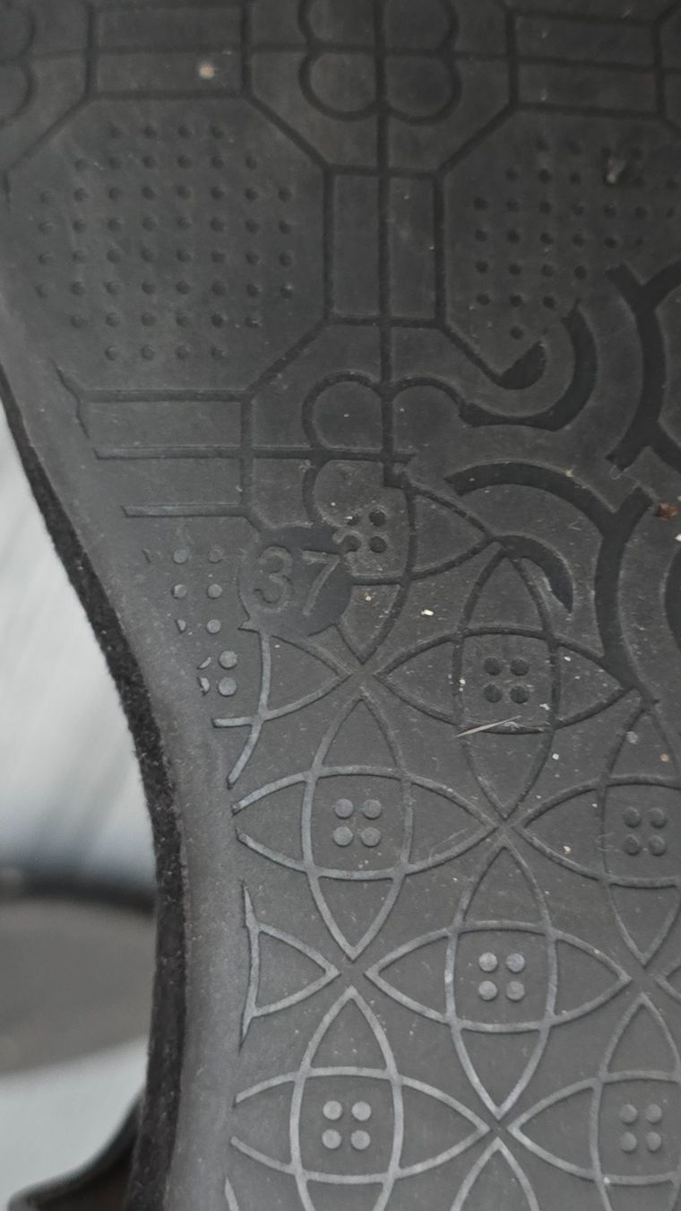 Scarpe da donna: Schwarze Sandalen - 37 - mit Schmucksteinen – Usato da Thalwil venduto da VitaMini 4