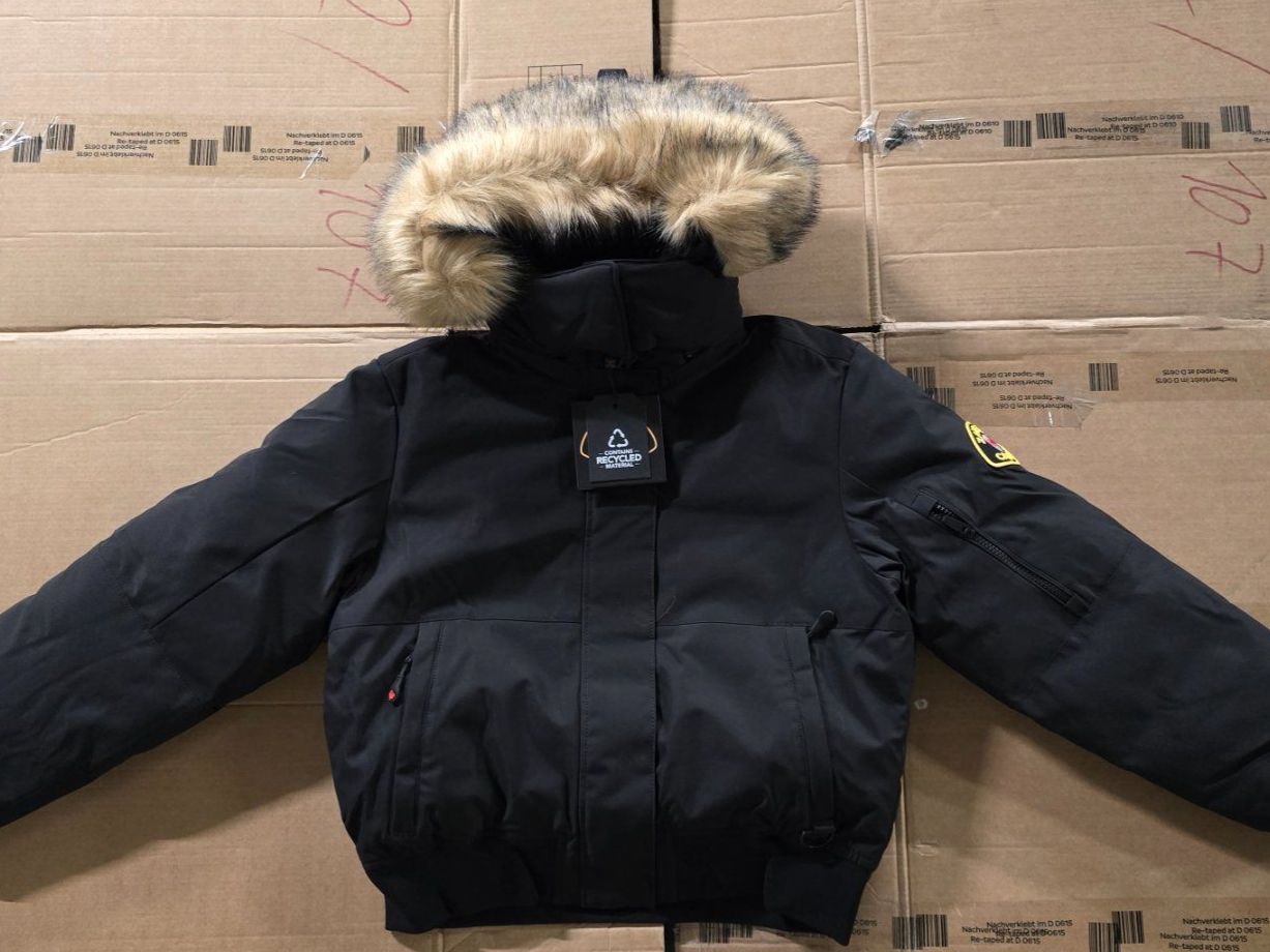 Giacche: ✨ Zavetti Canada OLIVIA Winterjacke - S - Hooded Bomber – Nuovo e nell'imballaggio originale da Thalwil venduto da VitaMini 4