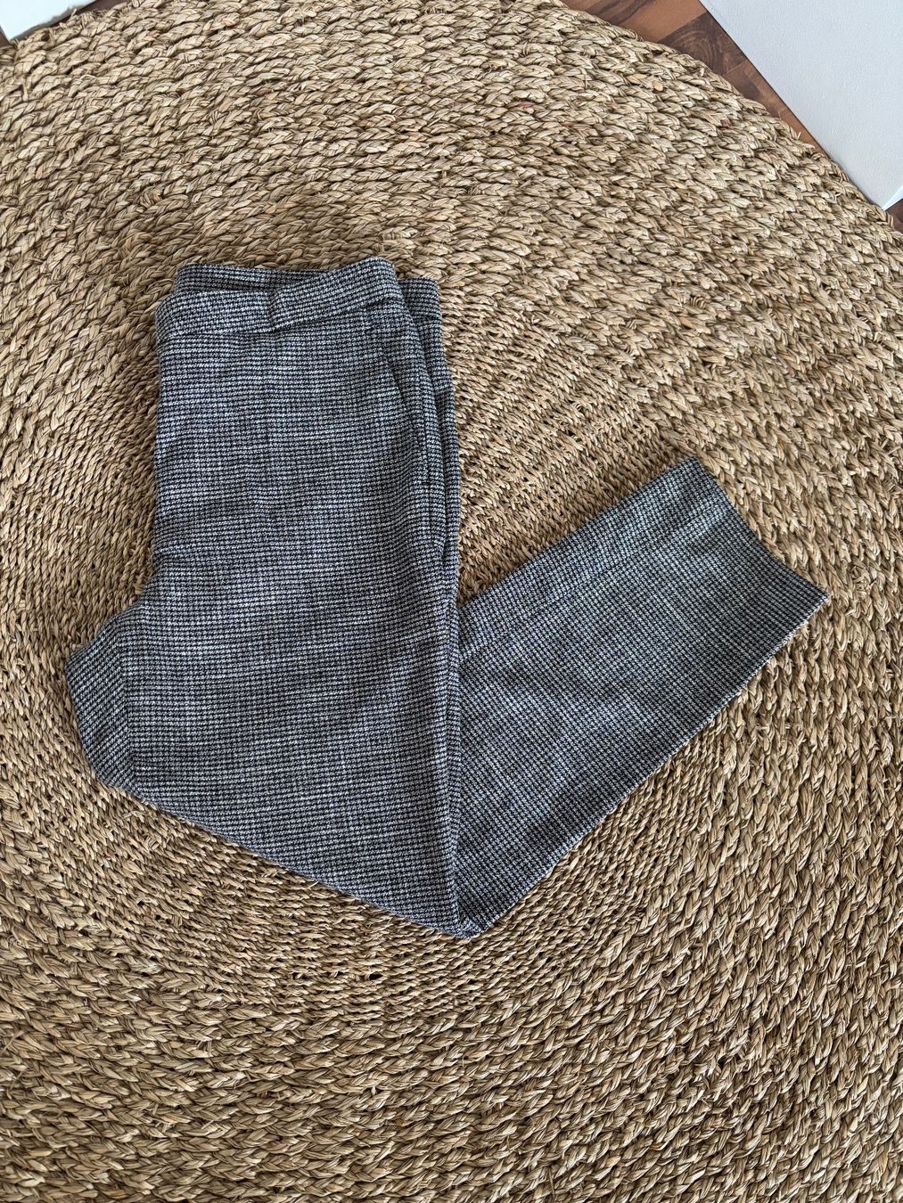 H&M Pantaloni: H&M Stoffhose Gr 44 – Usato da Laufenburg venduto da VintageMuesli