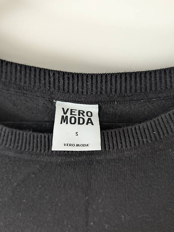 Pulls & Sweat-shirts: Schwarzes Langarmshirt – D'occasion à Erschwil par andora00 2