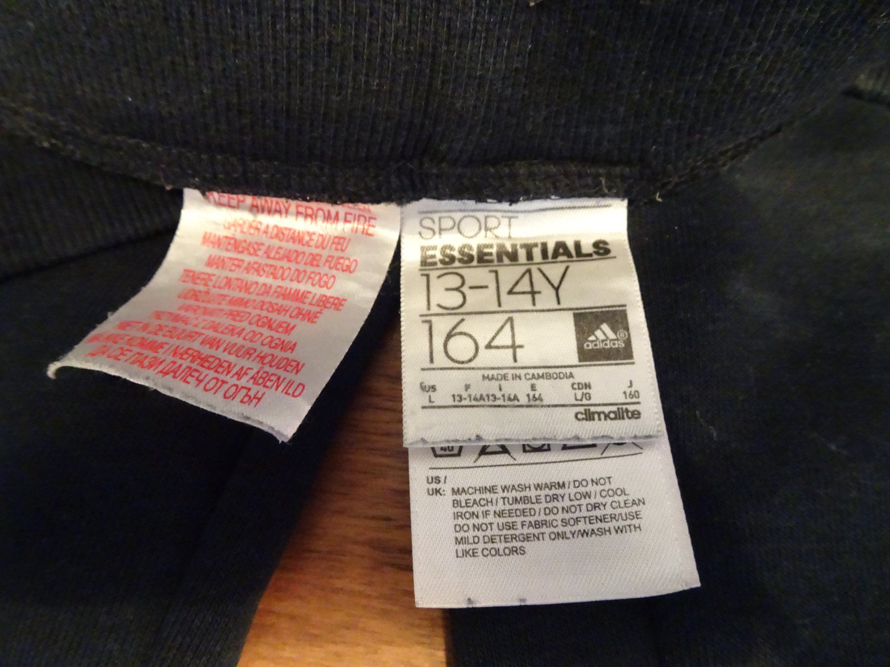 Adidas Pantaloni: Mädchen-Trainerhose Adidas Gr. 164 Sweat – Usato da Muotathal venduto da Imanu04 2