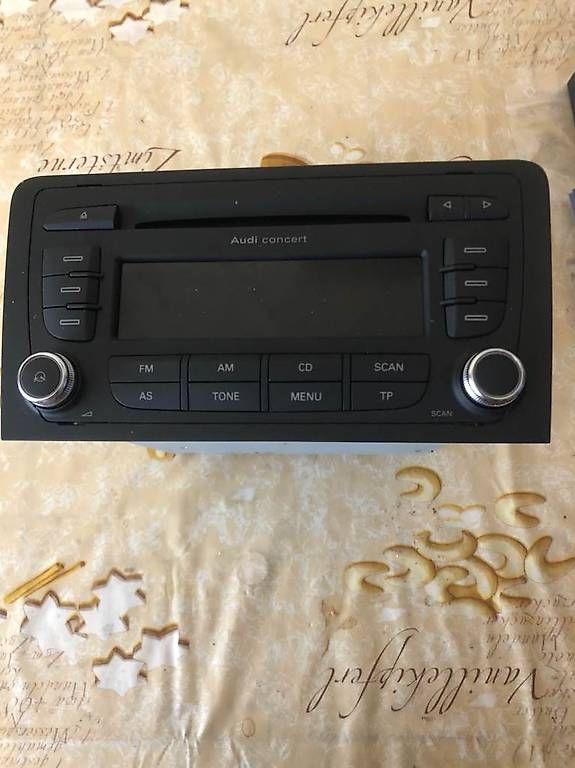 Radio: Autoradio Audi concert avec chargeur cd – Usato da Clarens venduto da mauros52