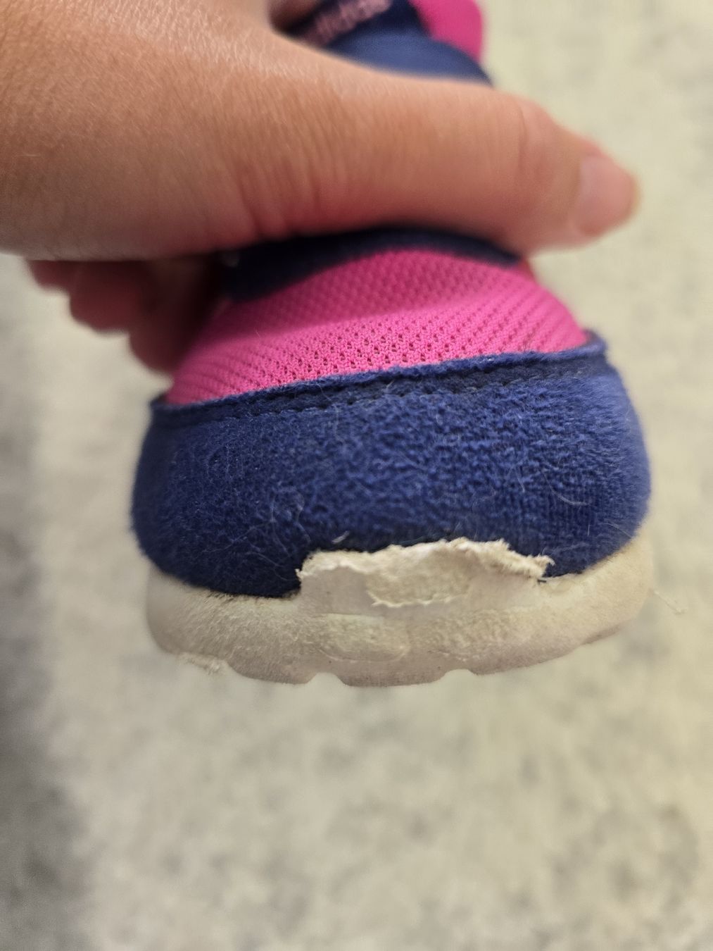 Adidas Schuhe für Mädchen: Adidas Turnschuhe Mädchen Grösse 27 – Gebraucht aus Unterentfelden von Panda-87 3