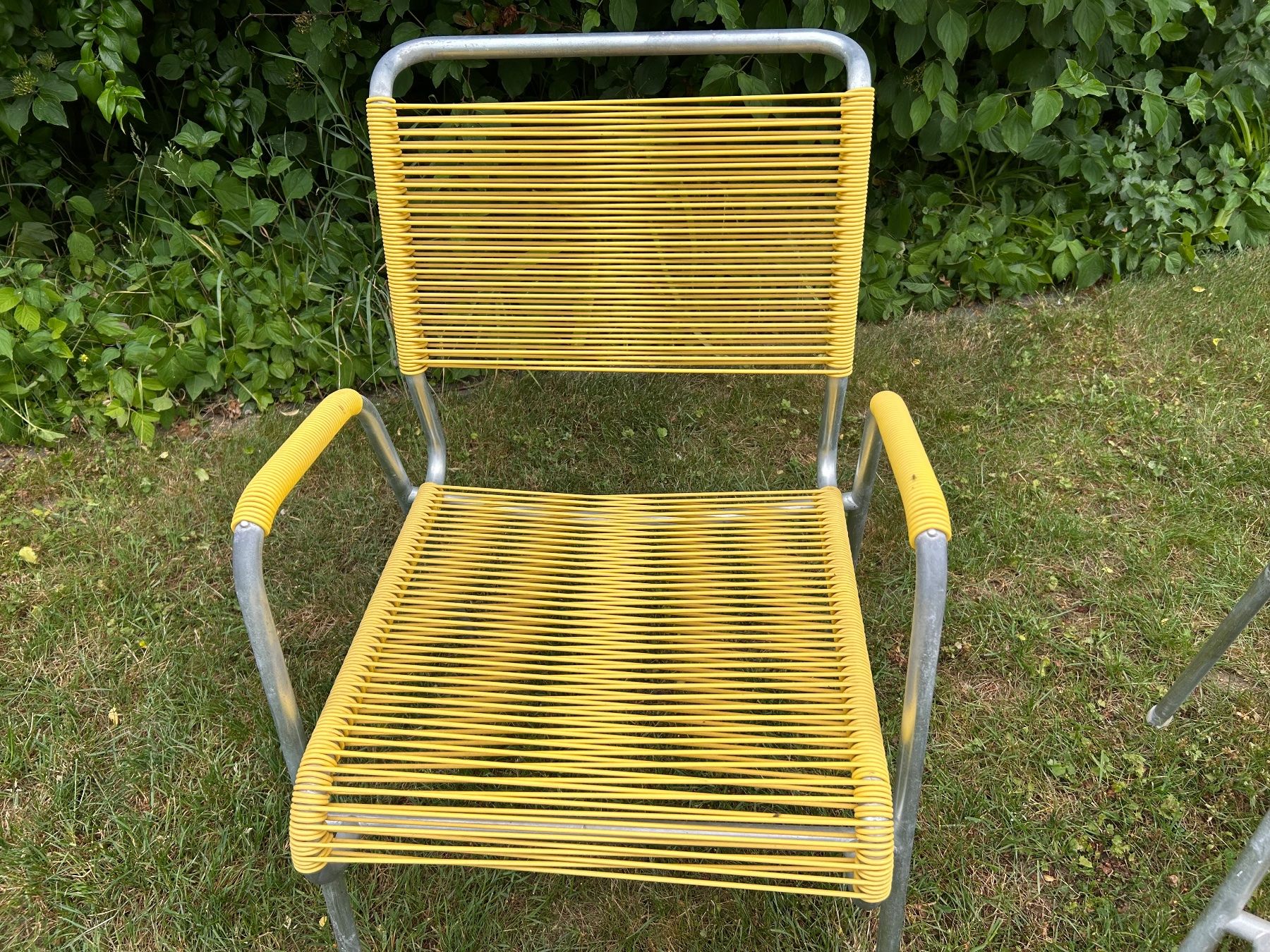 Poltrone: 2 Spaghetti-Sessel mit 2 Spaghetti-Hockern – Usato da Murten venduto da zia_6czz 1