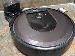 iRobot Roomba i7 Series Inkl. Zubehör, Ersatzfilter-Bürste
