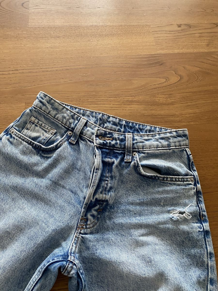 H&M Jeans: Ripped Boyfriend Jeans, size EUR32 – Gebraucht aus Sissach von laura.x4 5