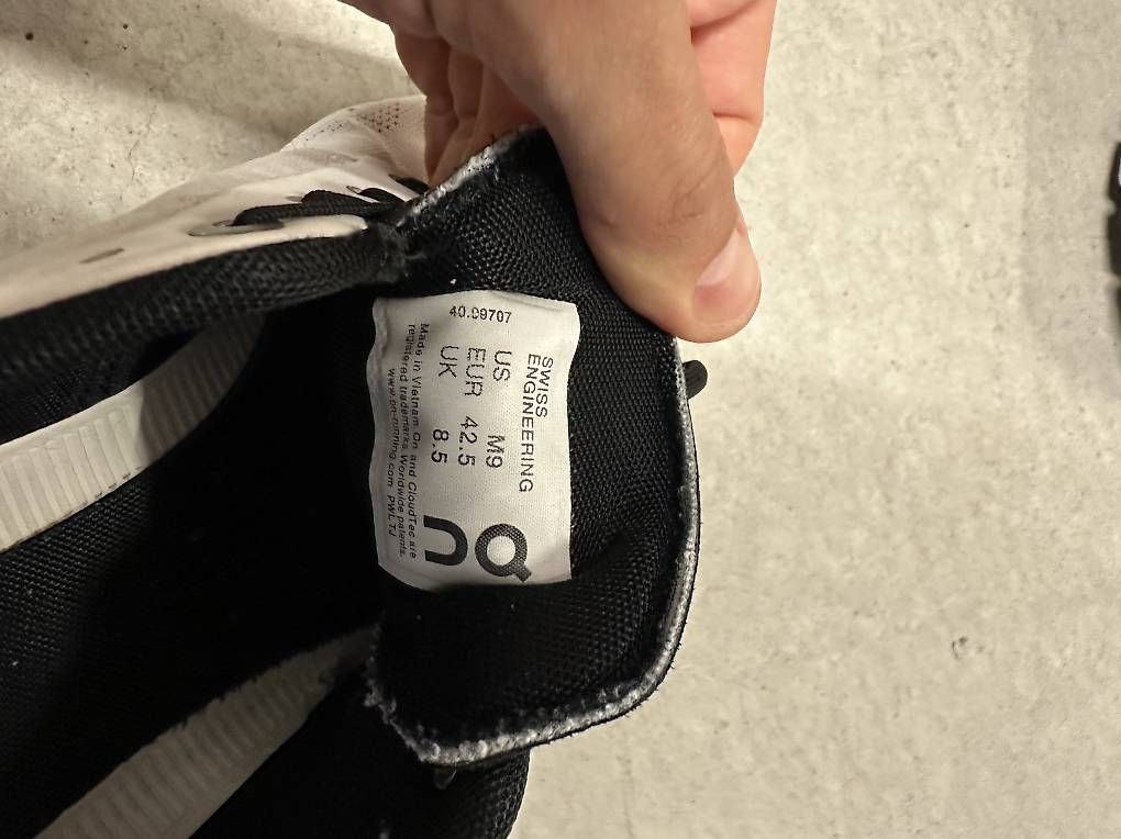 Scarpe da uomo: On Laufschuhe Gr 42.5 – Usato da Zürich venduto da Babanos7 3
