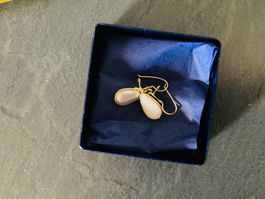 Adorables boucles pendants d’oreille or véritable et nacre