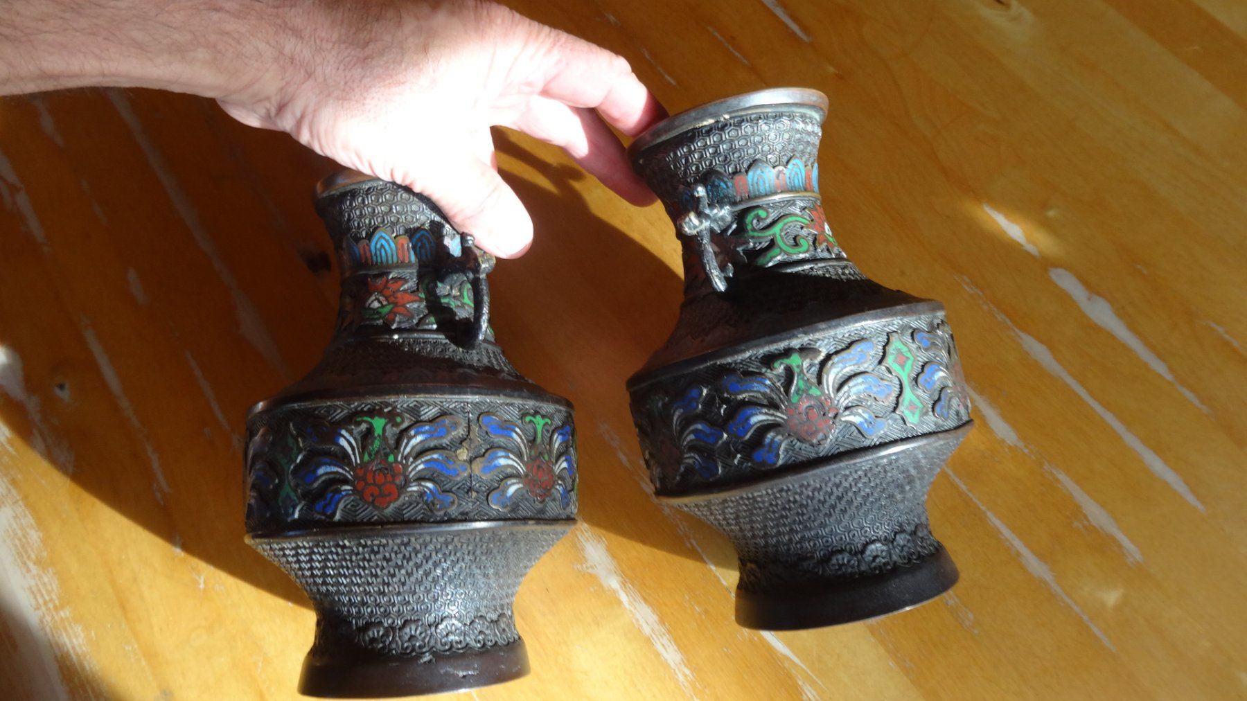 Vasi & Recipienti: 2 Vases en bronze émail Cloisonné – Usato da Rebeuvelier venduto da falcon58 1