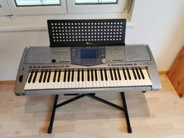 Keyboard YAMAHA PSR-1100 inkl. Ständer und Tasche