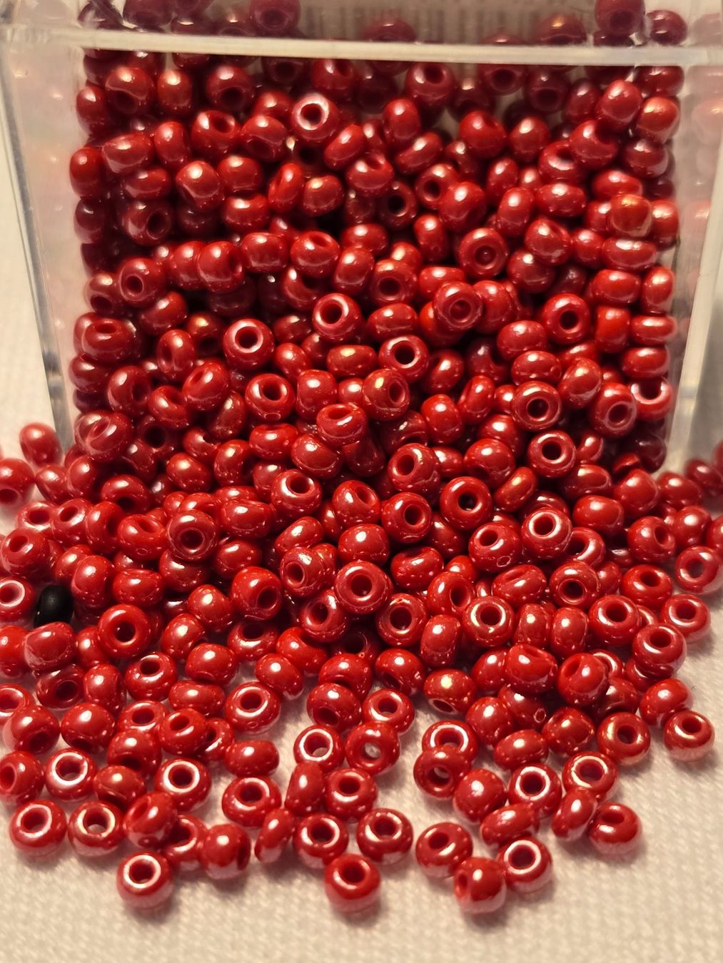 Perle (finte): Rocailles Perlen 2.5mm Perlmutt rosa-rot – Nuovo (secondo la descrizione) da Basel venduto da Galia2001
